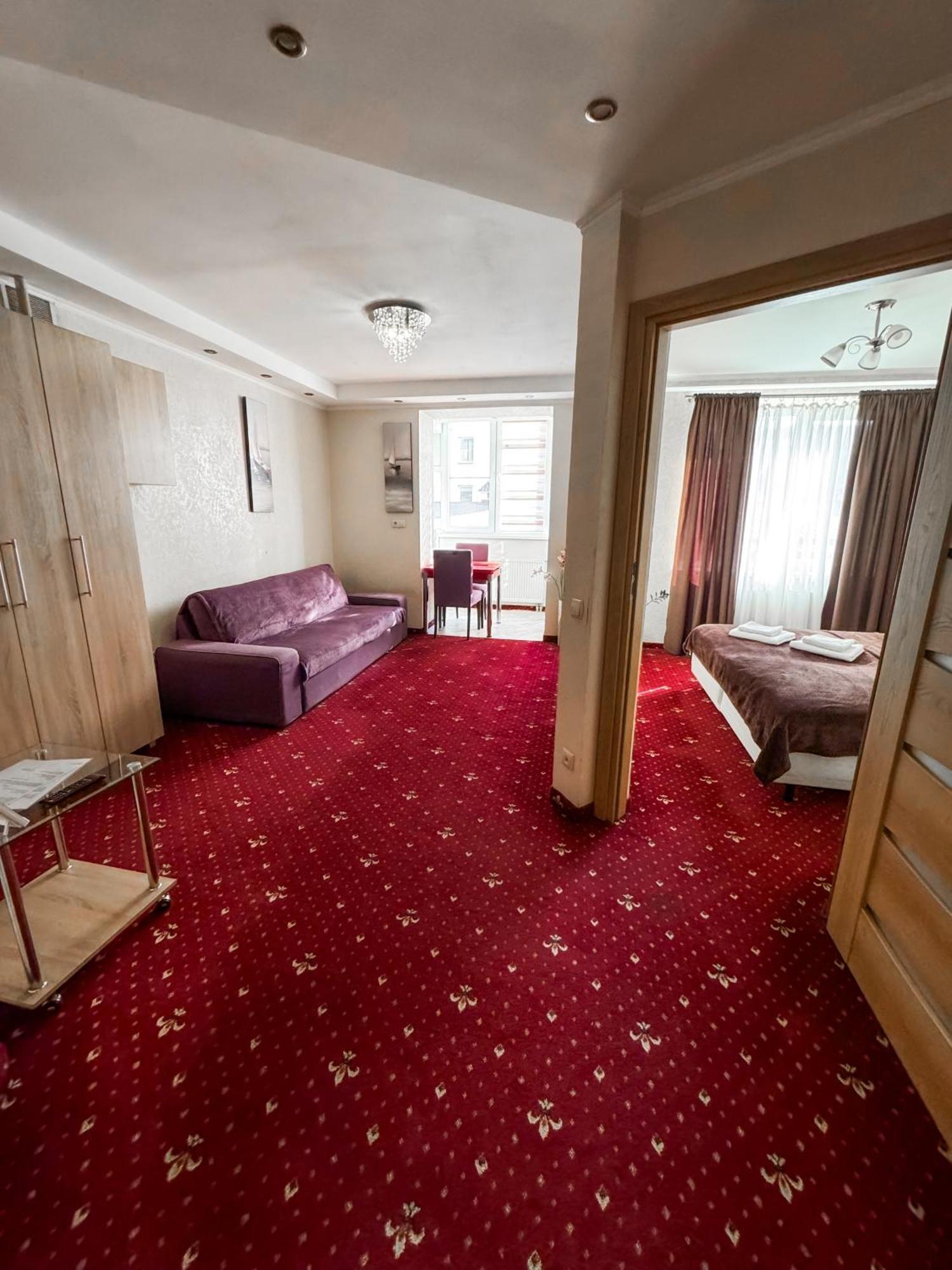 Apartments Deluxe Ivano-Frankivsk Eksteriør bilde