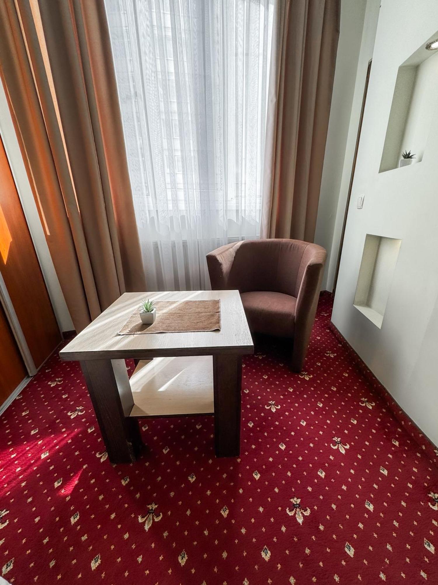 Apartments Deluxe Ivano-Frankivsk Eksteriør bilde
