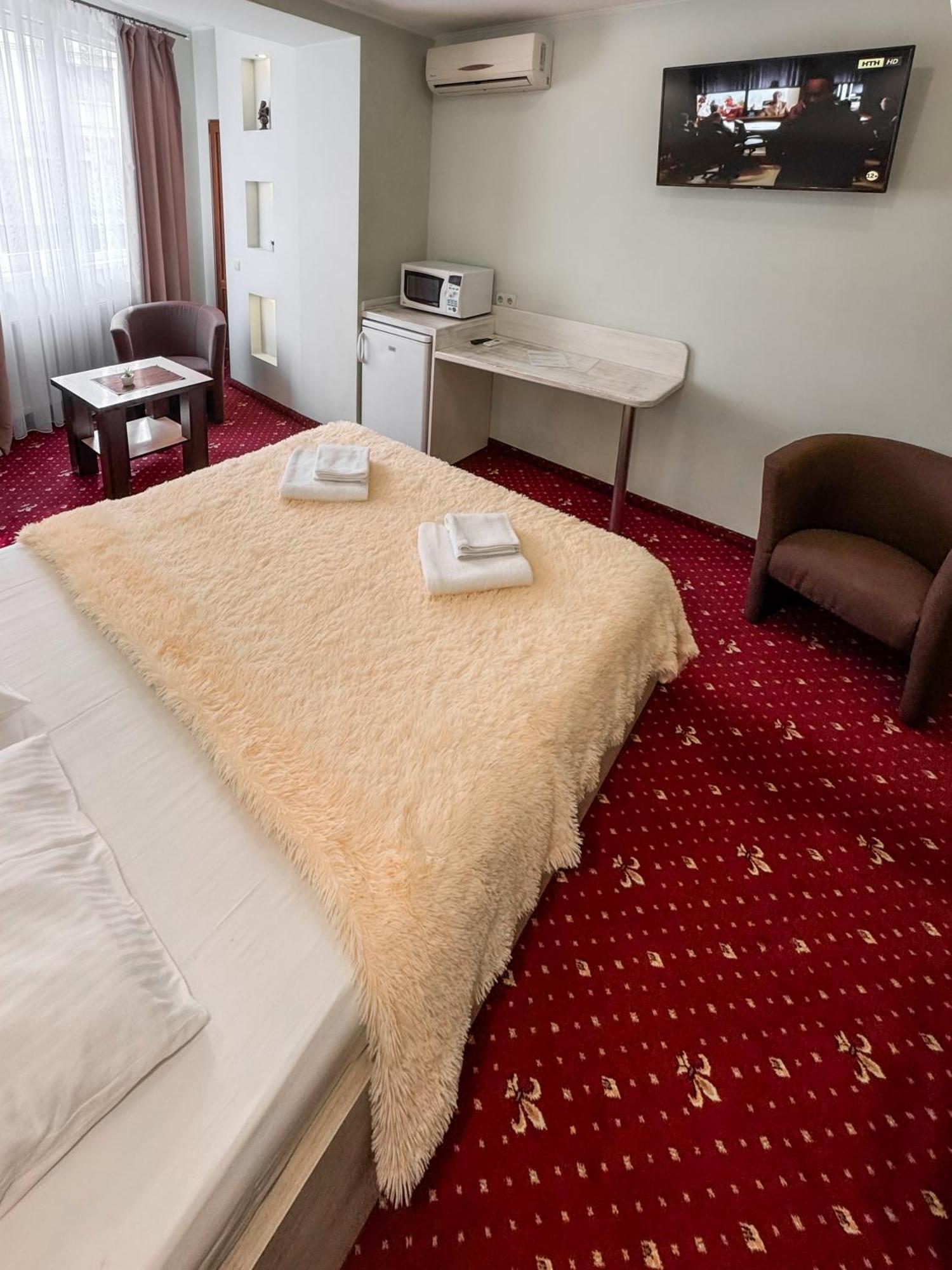 Apartments Deluxe Ivano-Frankivsk Eksteriør bilde