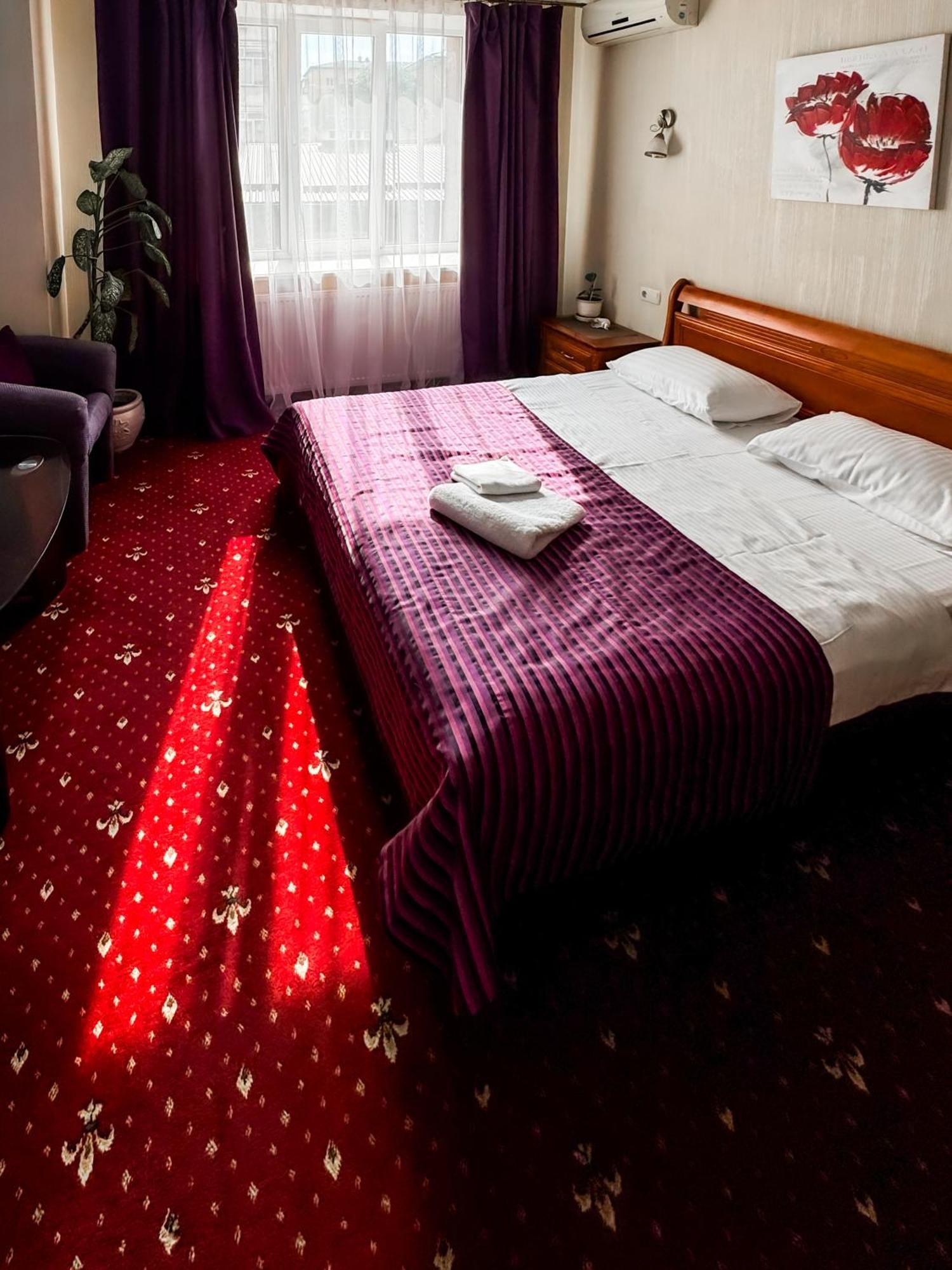 Apartments Deluxe Ivano-Frankivsk Eksteriør bilde